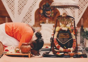 GURU PURNIMA, DISIPAR LA OSCURIDAD