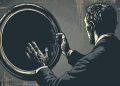 EL ESPEJO DE LO OSCURO