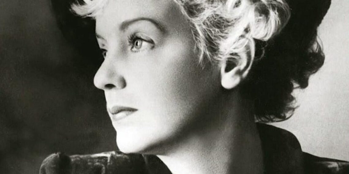 Notablemente dotada | Marina Ladínina (1908-2003)