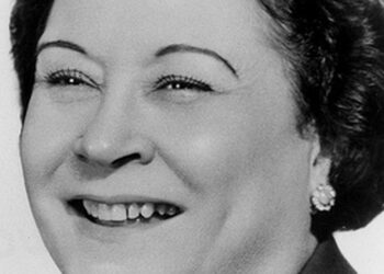 Letras mexicanas | Caridad Bravo Adams  (1908-1990)