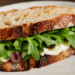 SANDWICH VEGETARIANO CON PAN DE MASA MADRE